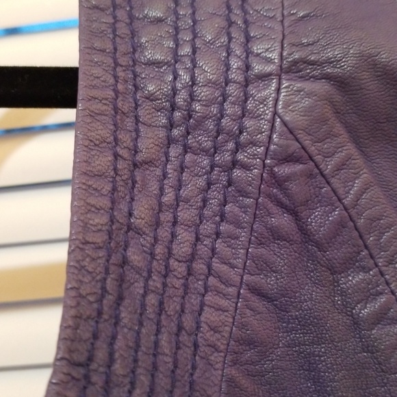 Veagan Leather Vest - Picture 5 of 5